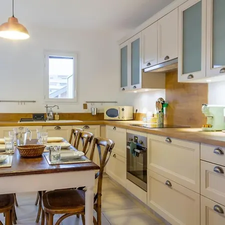 Zenbnb - Royal - 2 - 4 Pers - Wifi - Balcon - Parking Saint-Julien-en-Genevois