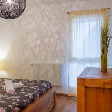 Zenbnb - Royal - 2 - 4 Pers - Wifi - Balcon - Parking * Saint-Julien-en-Genevois