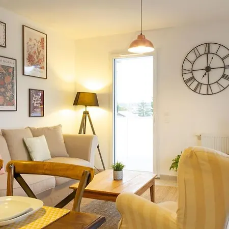 Zenbnb - Royal - 2 - 4 Pers - Wifi - Balcon - Parking * Saint-Julien-en-Genevois
